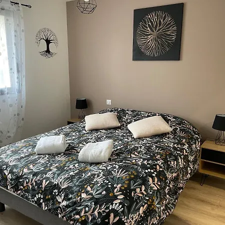 Récente Avec Piscine Intérieure Chauffée, 10 Personnes Villa