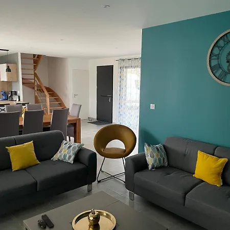 Villa Récente Avec Piscine Intérieure Chauffée, 10 Personnes