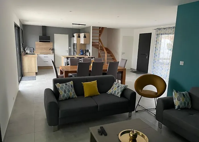 Recente Avec Piscine Interieure Chauffee, 10 Personnes Villa *