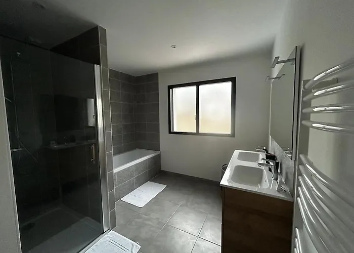 Recente Avec Piscine Interieure Chauffee, 10 Personnes Saint-Jean-de-Monts