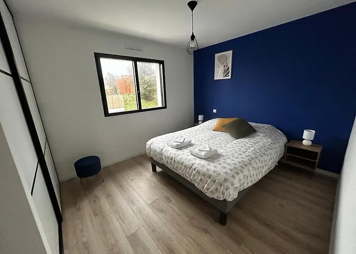 Recente Avec Piscine Interieure Chauffee, 10 Personnes