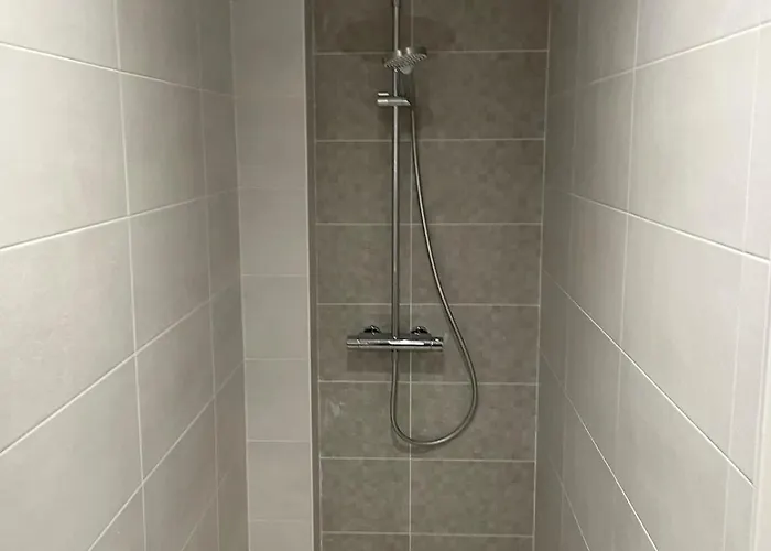 Recente Avec Piscine Interieure Chauffee, 10 Personnes Villa